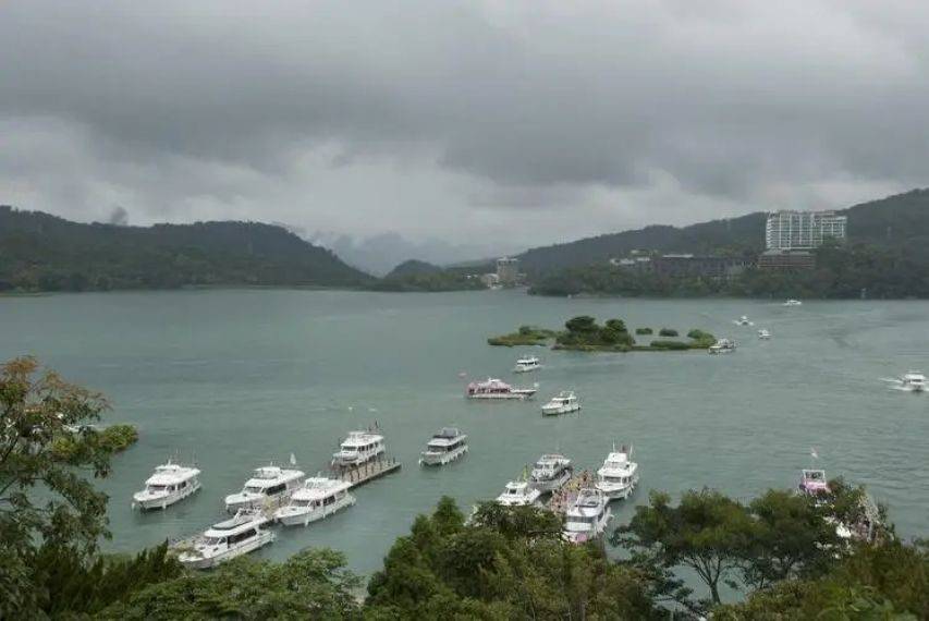 皇冠信用盘出租足球
_赶在坐飞机来陆前皇冠信用盘出租足球
,郑丽文率先发出邀请,大批轰-6K贴岛实训!民进党罕见沉默,知道怕了?