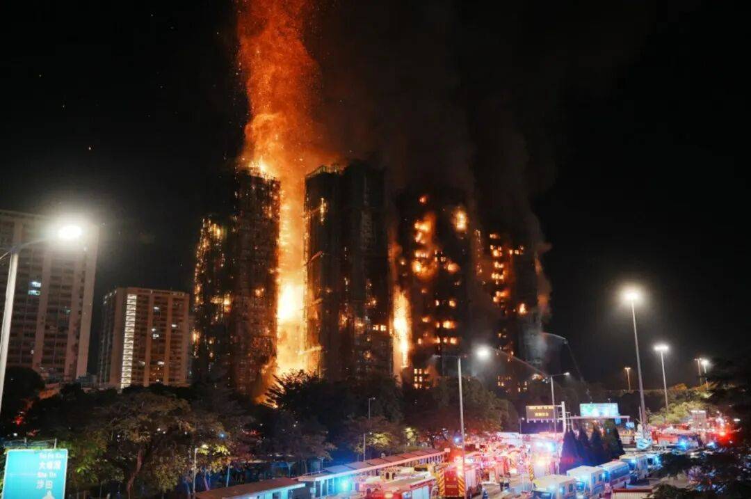 皇冠信用盘注册开通
_7幢32层住宅起火皇冠信用盘注册开通
,已致14死,深圳消防跨境驰援香港