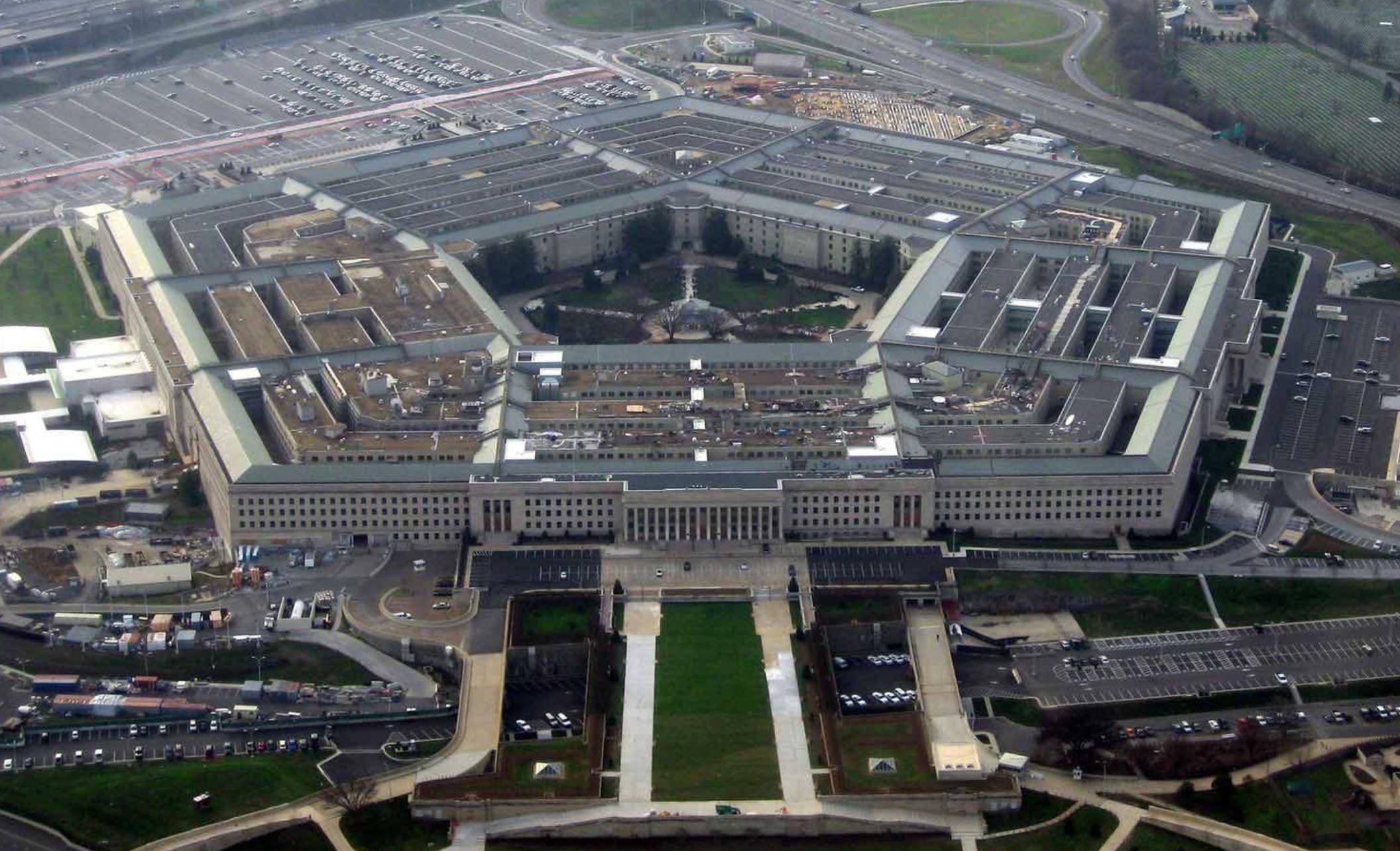 皇冠足球赛事_登上访华专机前皇冠足球赛事，加拿大总理卡尼公开警告特朗普，尊重格陵兰岛和丹麦的主权！