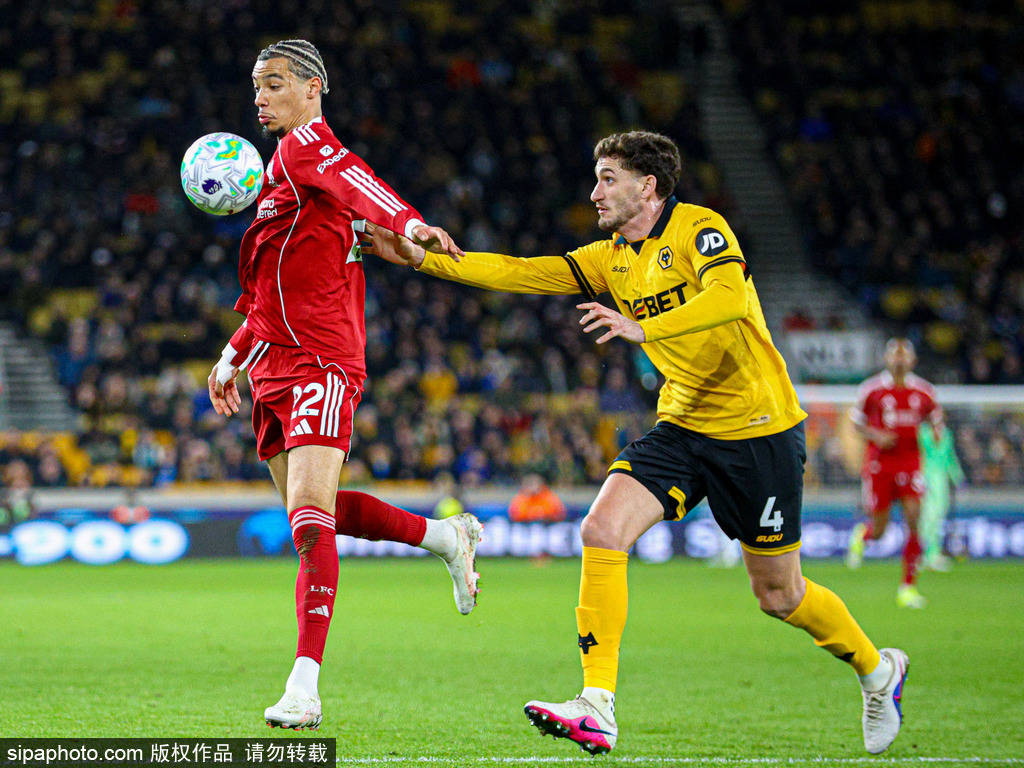 足球盘下载 _冷门足球盘下载 !英超-萨拉赫破荒难救主 利物浦1-2遭狼队94分钟绝杀