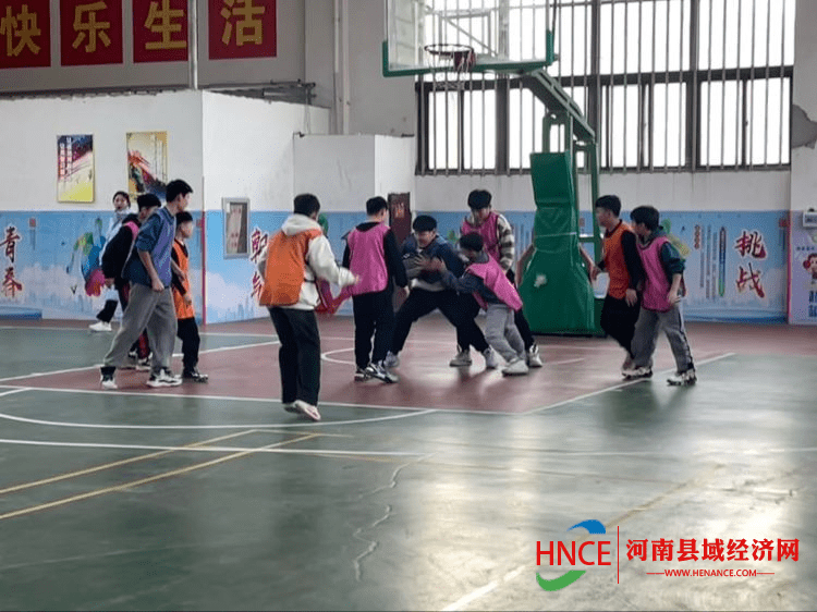 英国篮球联赛_商丘市第一回民小学举办冬季篮球联赛
