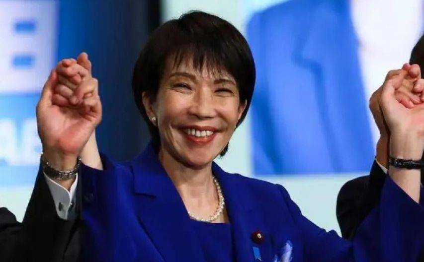 冰球
_马克龙还没踏上访华飞机冰球
，日本媒体便发出警告，中国实力深不可测，对外释放的信号非比寻常